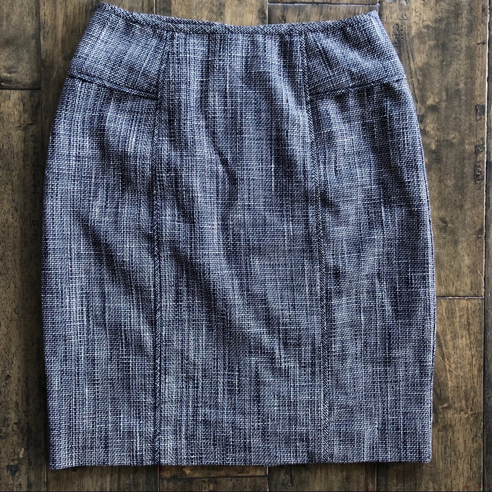 Beautiful tweed Banana Republic pencil skirt